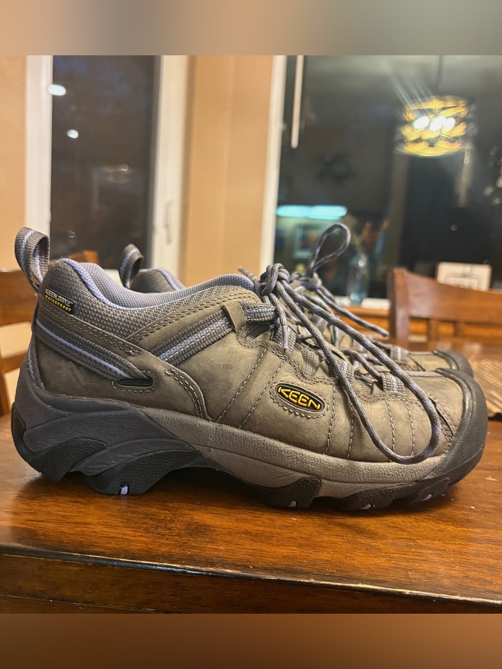 Keen Shoes Targhee Il Womens 8
Gray Blue Leather Trail Hiking Athletic Shoe